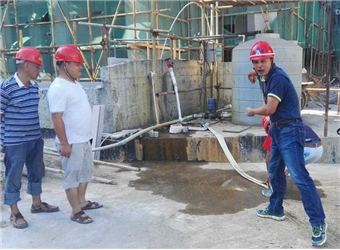 隊(duì)長指揮作戰(zhàn)